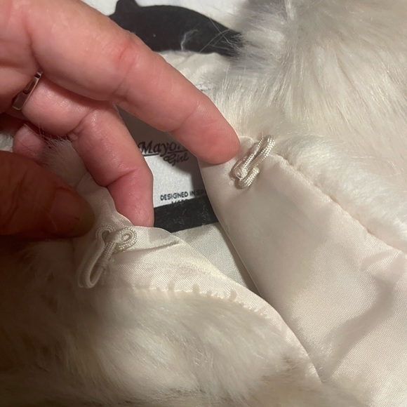 Mayoral Girl Faux Fur Girl’s Vest Sz T5 - Picture 8 of 10